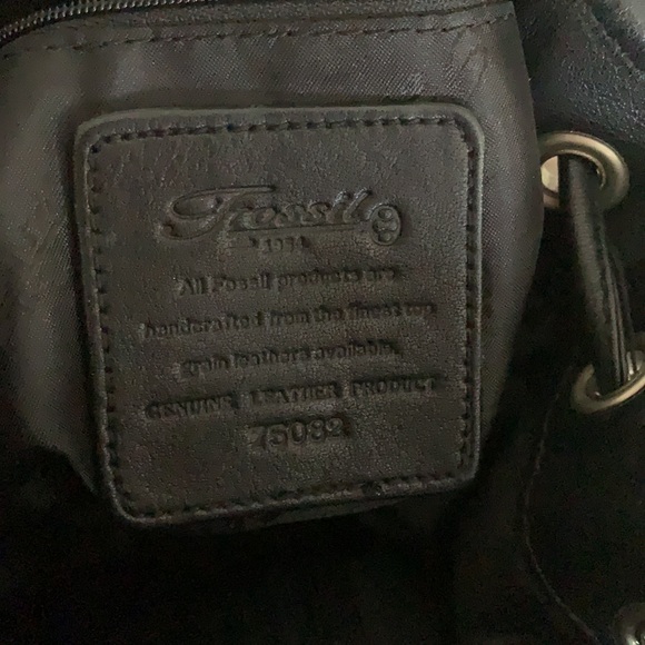 Fossil Leather Shoulder Drawstring Bucket Bag - Picture 4 of 11